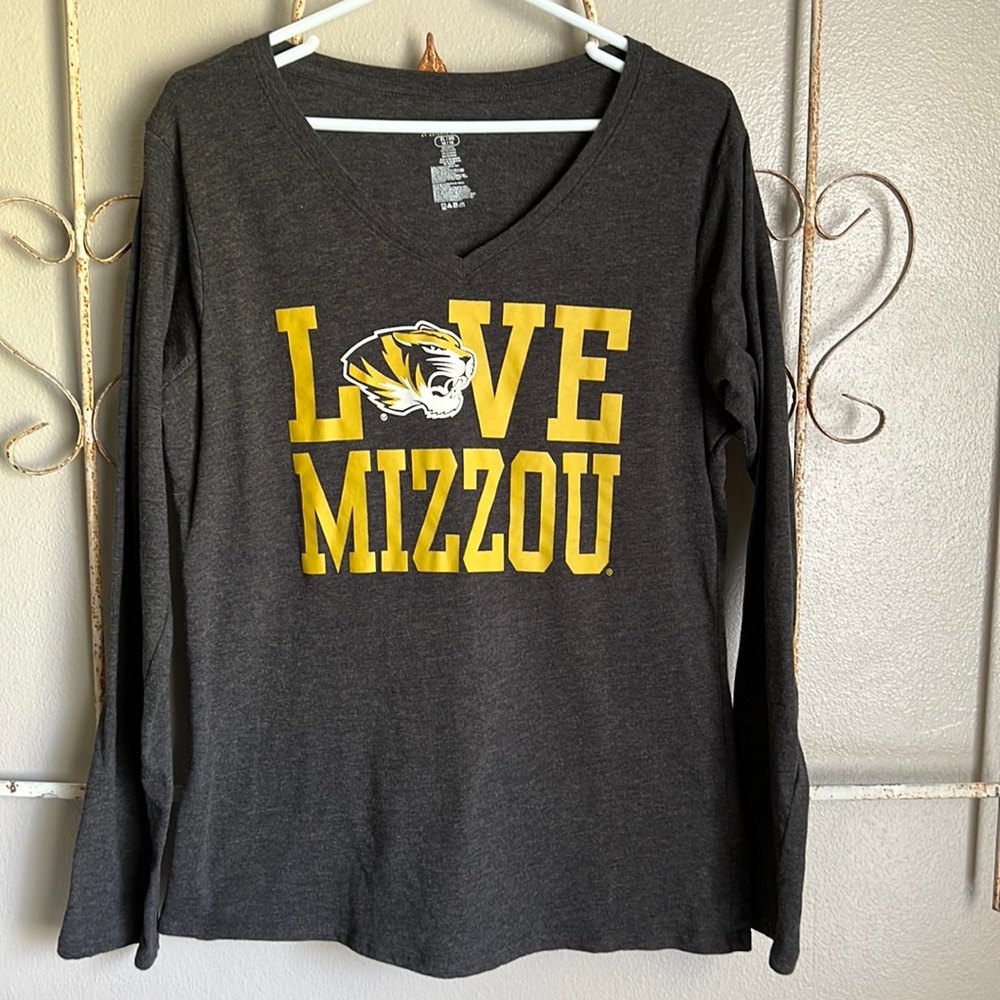 PRO EDGE. UNIVERSITY OF MISSOURI. WOMENS V NECK SIZE XL 16/18
